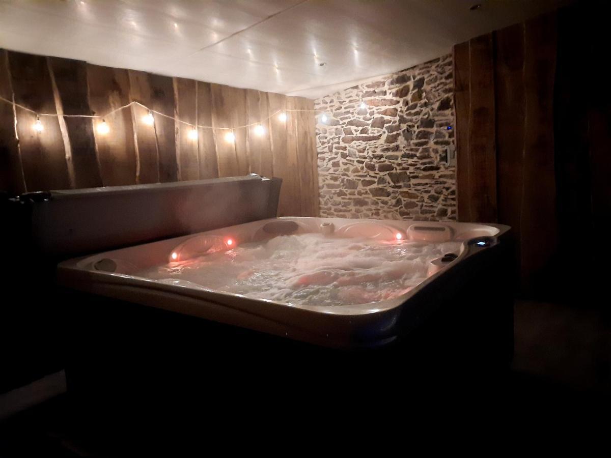 A La Memoire De Merlin & Spa Saint-Malon-sur-Mel Extérieur photo