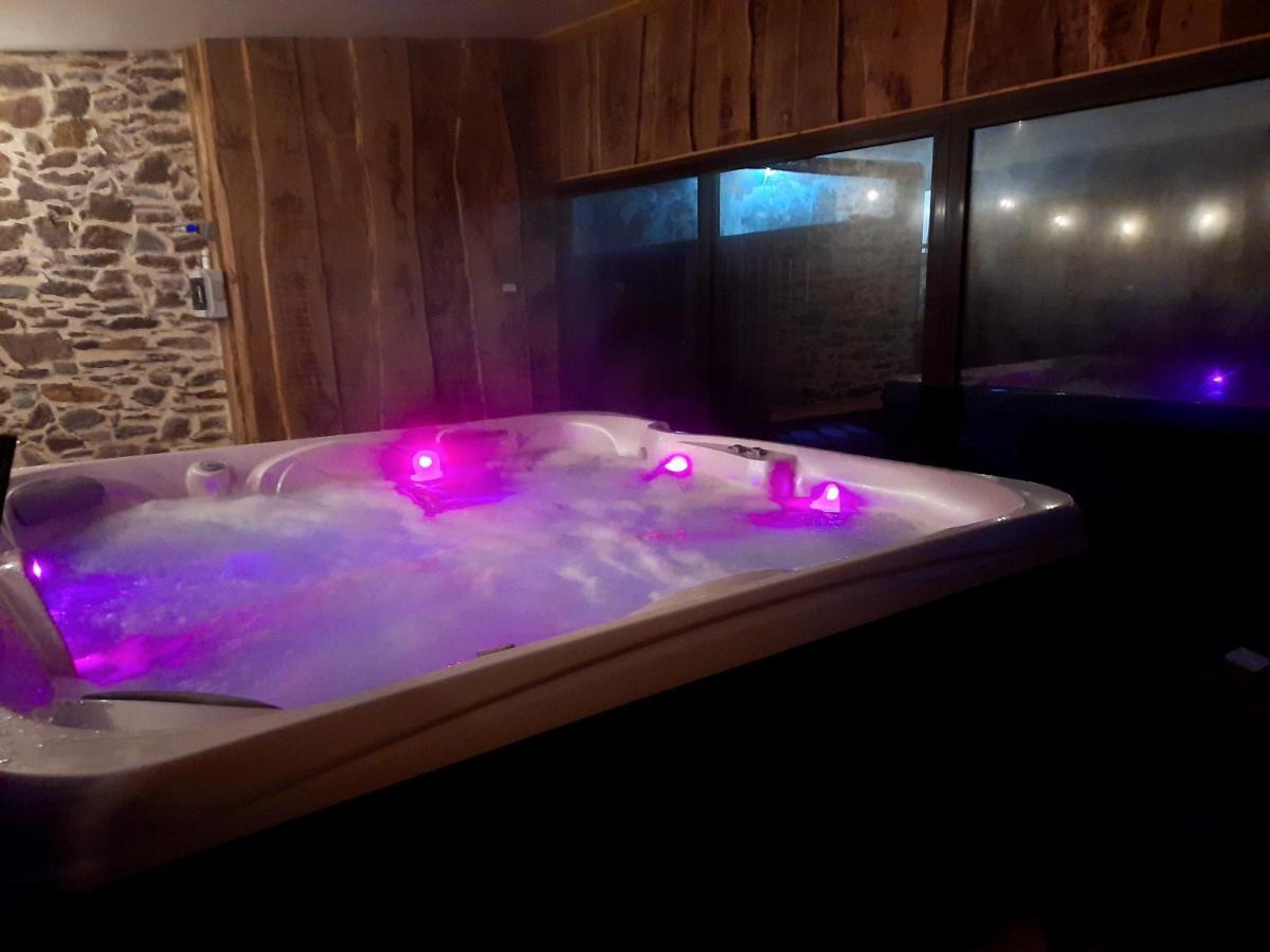 A La Memoire De Merlin & Spa Saint-Malon-sur-Mel Extérieur photo